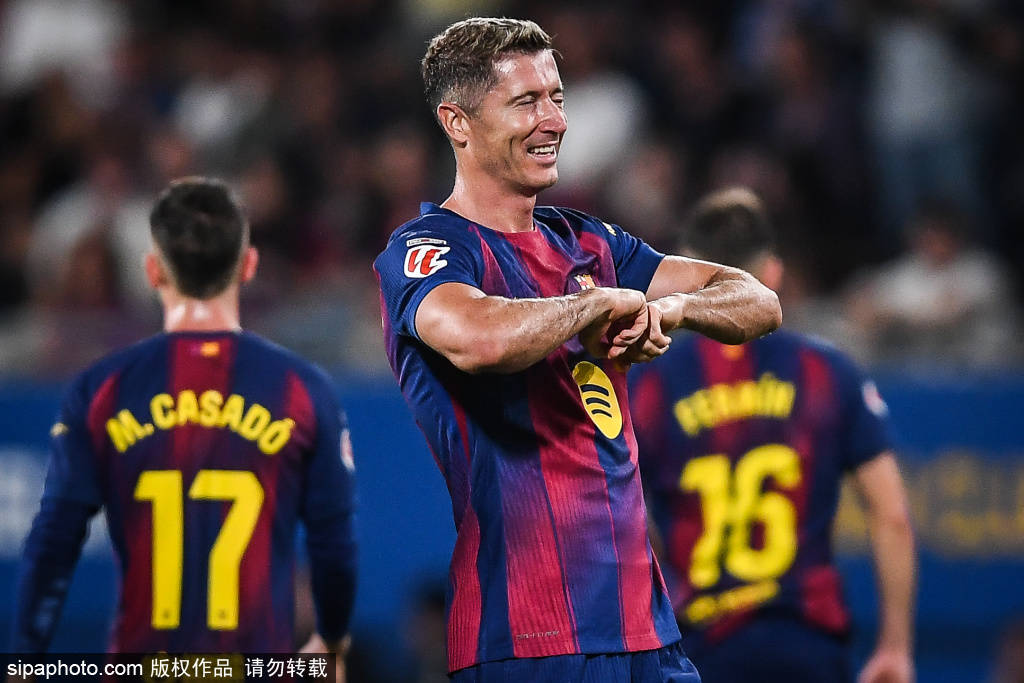 奥尔莫闪耀西甲:1球1助攻背后隐藏的战术秘密与训练故事 奥尔莫闪耀西甲:1球1助攻背后隐藏的战术秘密与训练故事