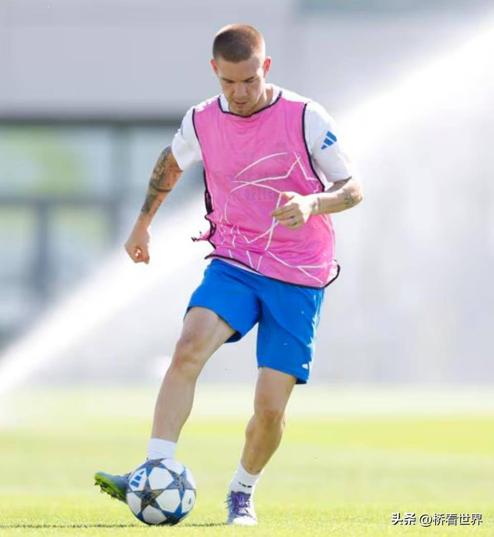 马斯坦托诺欧冠首秀63分钟全记录:击中立柱+遭鲁利扑救,只差1球 马斯坦托诺欧冠首秀63分钟全记录:击中立柱+遭鲁利扑救,只差1球