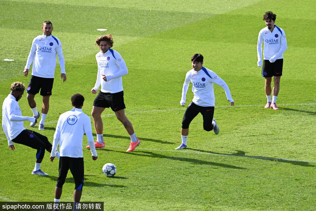 法甲焦点战:巴黎FC对决洛里昂,升班马的生死较量 法甲焦点战:巴黎FC对决洛里昂,升班马的生死较量