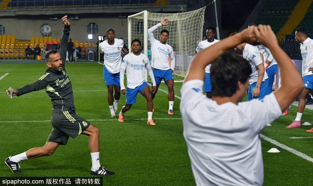 西甲经典对决:皇家马德里与巴塞罗那的世纪之战 西甲经典对决:皇家马德里与巴塞罗那的世纪之战